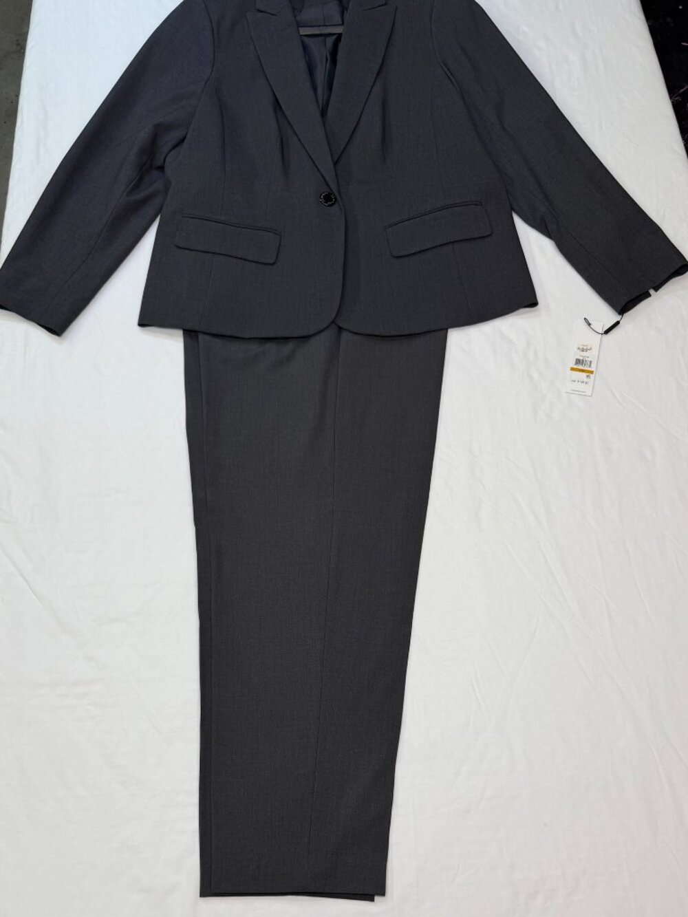 NWT 2-PIECE Calvin Klein Blazer & Pants, Women’s 16W